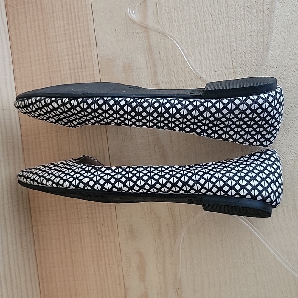Gap sz6 Canvas Black and White Flats - Picture 5 of 8